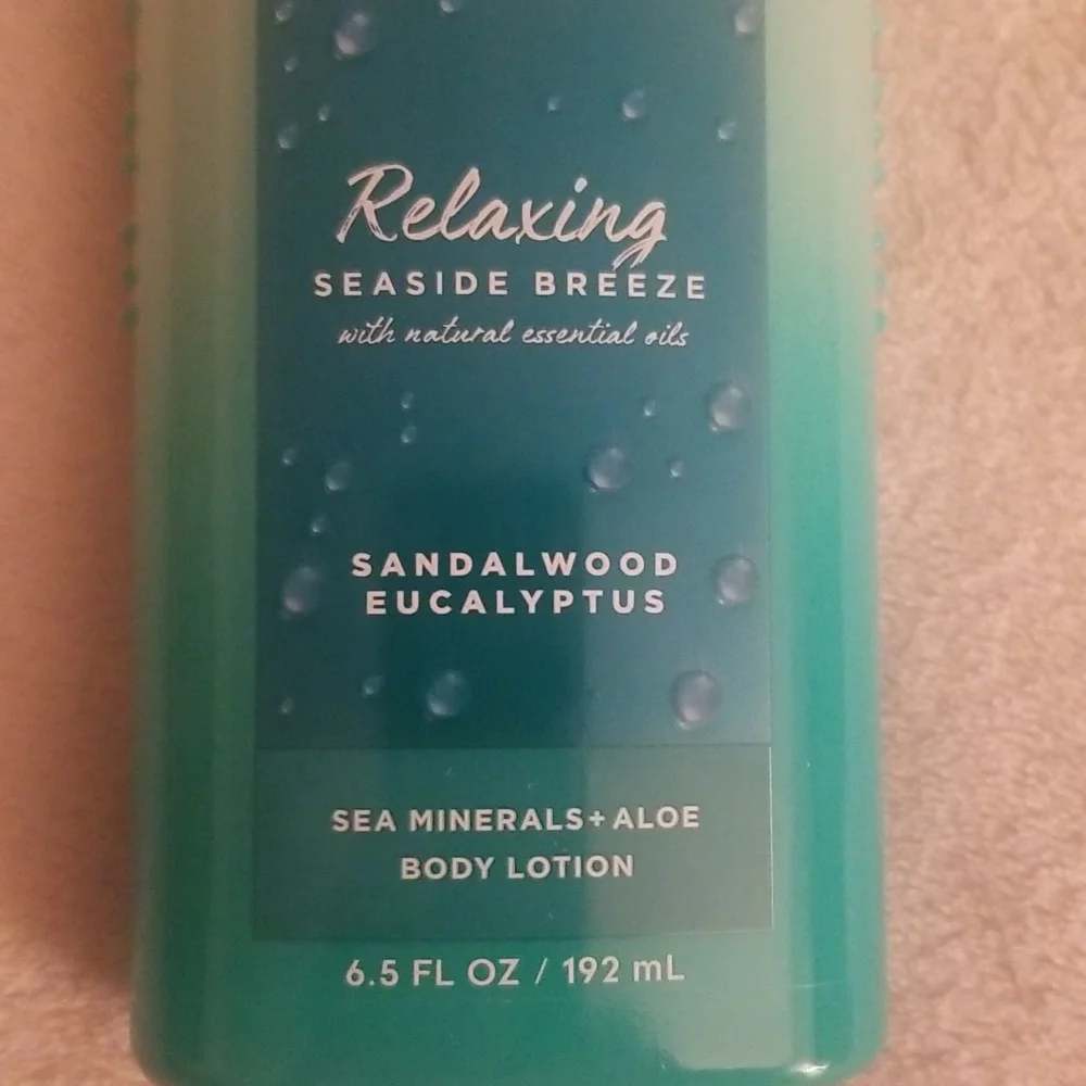 BBW Sandalwood eucalyptus body lotion, relaxing seaside breeze, 6.5.fl oz.